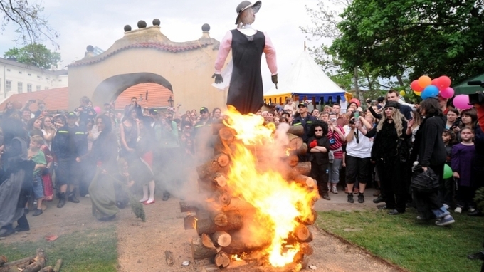 Každoroční tradice pálení čarodějnic už je za rohem. "Existuje aplikace pálení, kterou mají lidé vyplnit. 