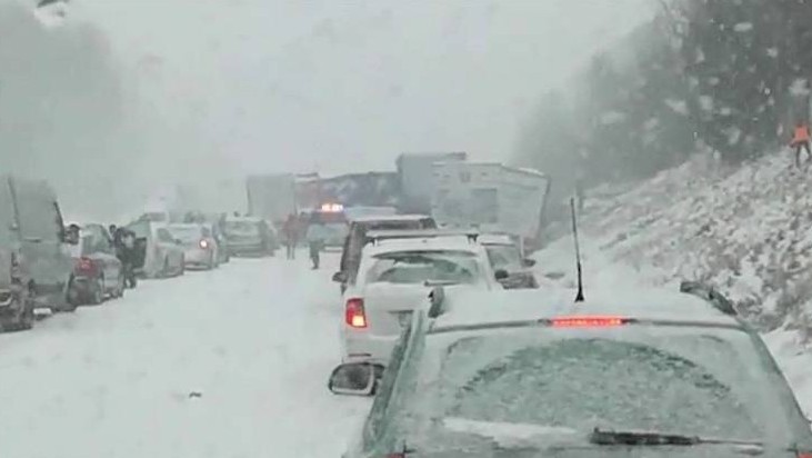 Od pondělka čekejte kalamitu napadne přes 30 cm sněhu. Ochladí se až na -20°C