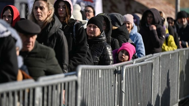 Návrat uprchlíků zpět na Ukrajinu. Během jediného dne se vrátilo více, než 22 tisíc občanů. Byli k tomu donuceni.