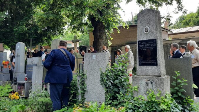 Na pohřbu 90leté stařenky se odehrálo znepokojující drama. Uprostřed obřadu bylo slyšet dýchání z rakve